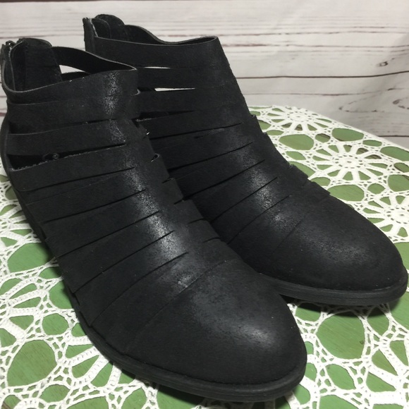 Carlos Santana Shoes - NEW Carlos “Bryna” Ankle Boots With Zippered Heel
